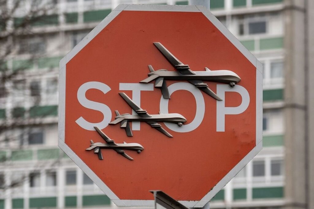 バンクシー STOP